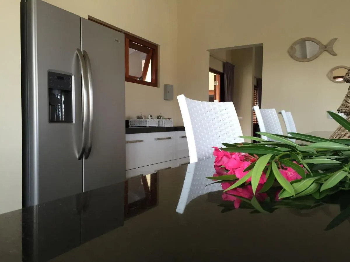Holiday Villa Near The Beach In Luxurious Royal Ян-Тил